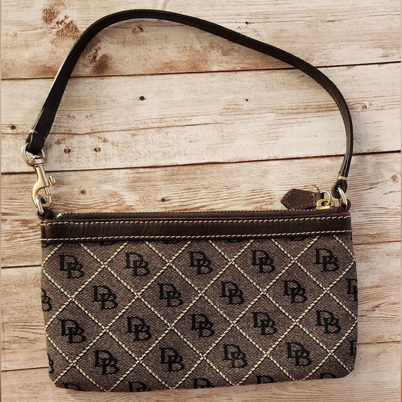 Dooney & Bourke Women's Quilted Monogram Logo Purse wristlet Black Tan Small - Picture 1 of 4